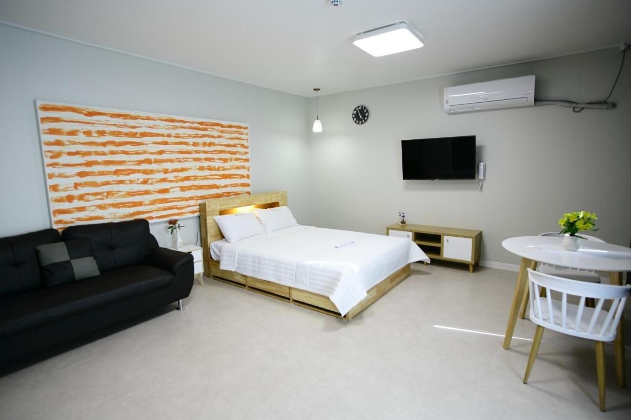 Damyang Thirasia Pension Exterior photo
